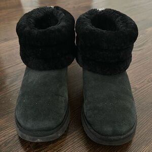 UGGS short boots with fur detail